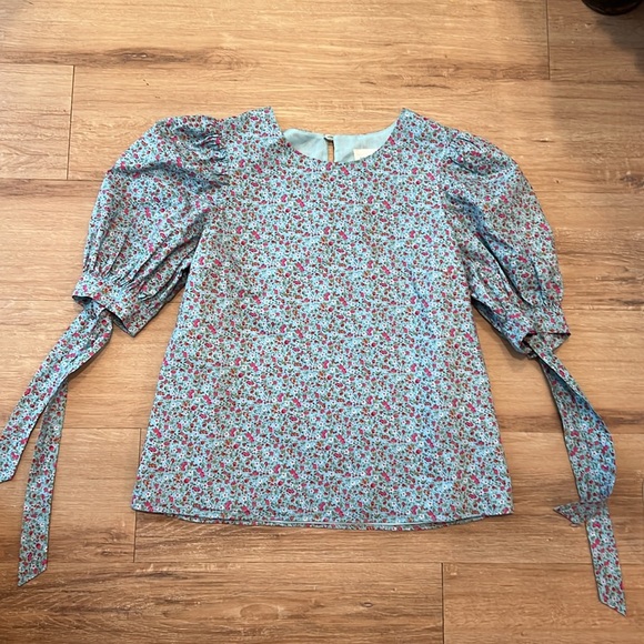 Tuckernuck Hyacinth House Blue Ditsy Floral Fiona Blouse size Small - Picture 5 of 9